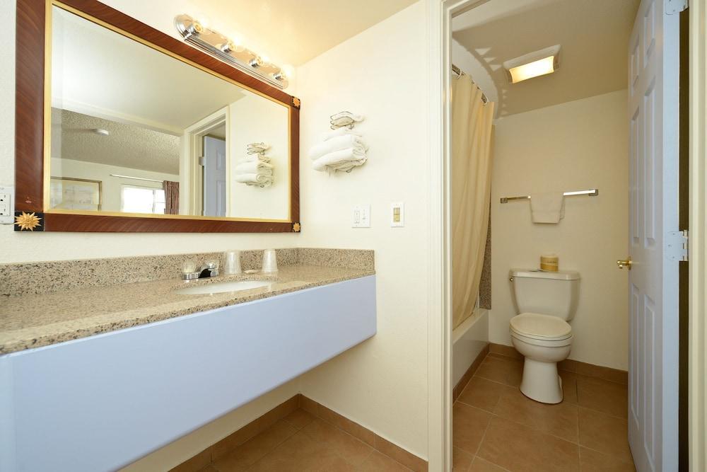 Rodeway Inn Vallejo Bagian luar foto