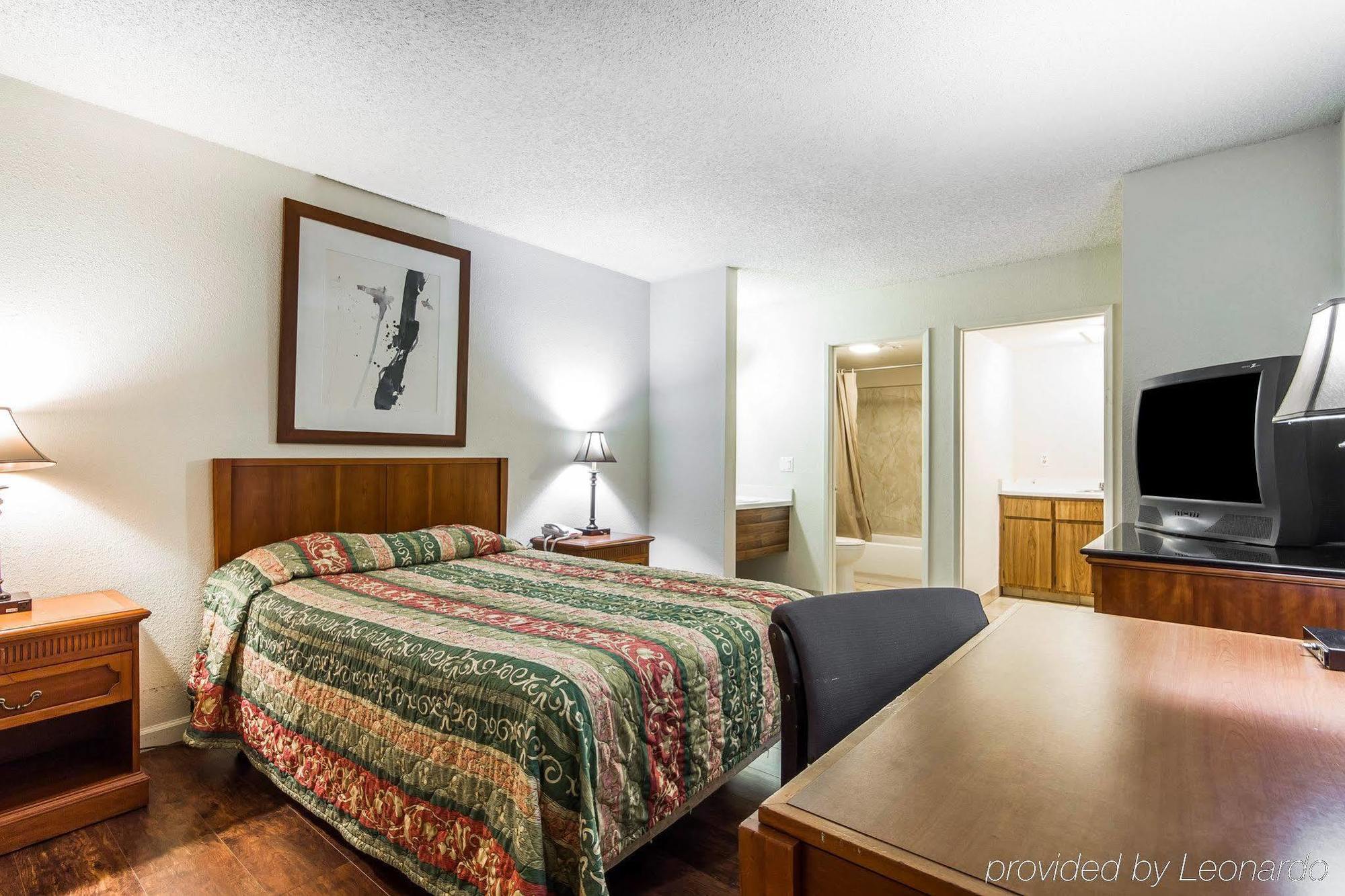 Rodeway Inn Vallejo Bagian luar foto