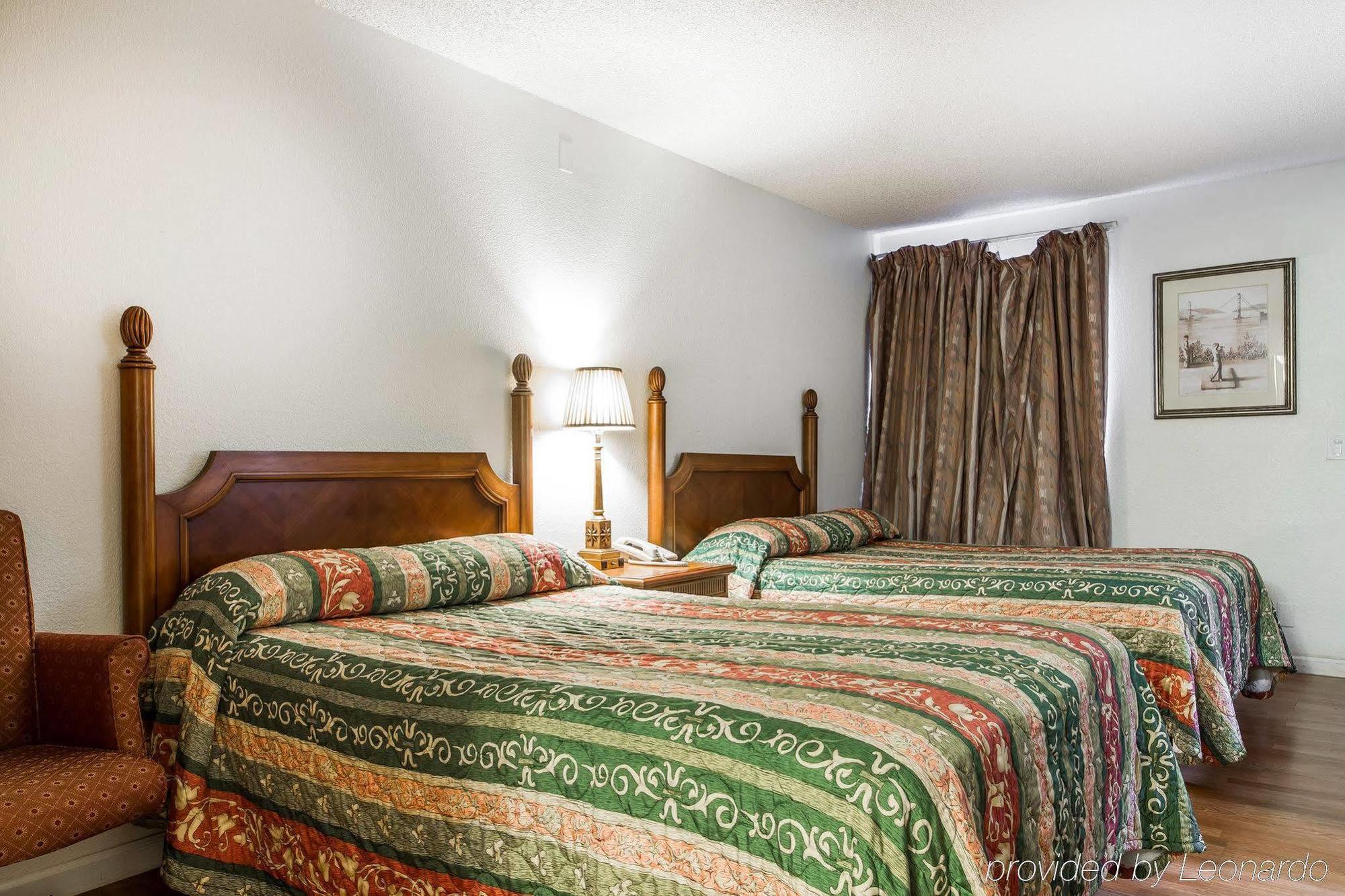 Rodeway Inn Vallejo Bagian luar foto