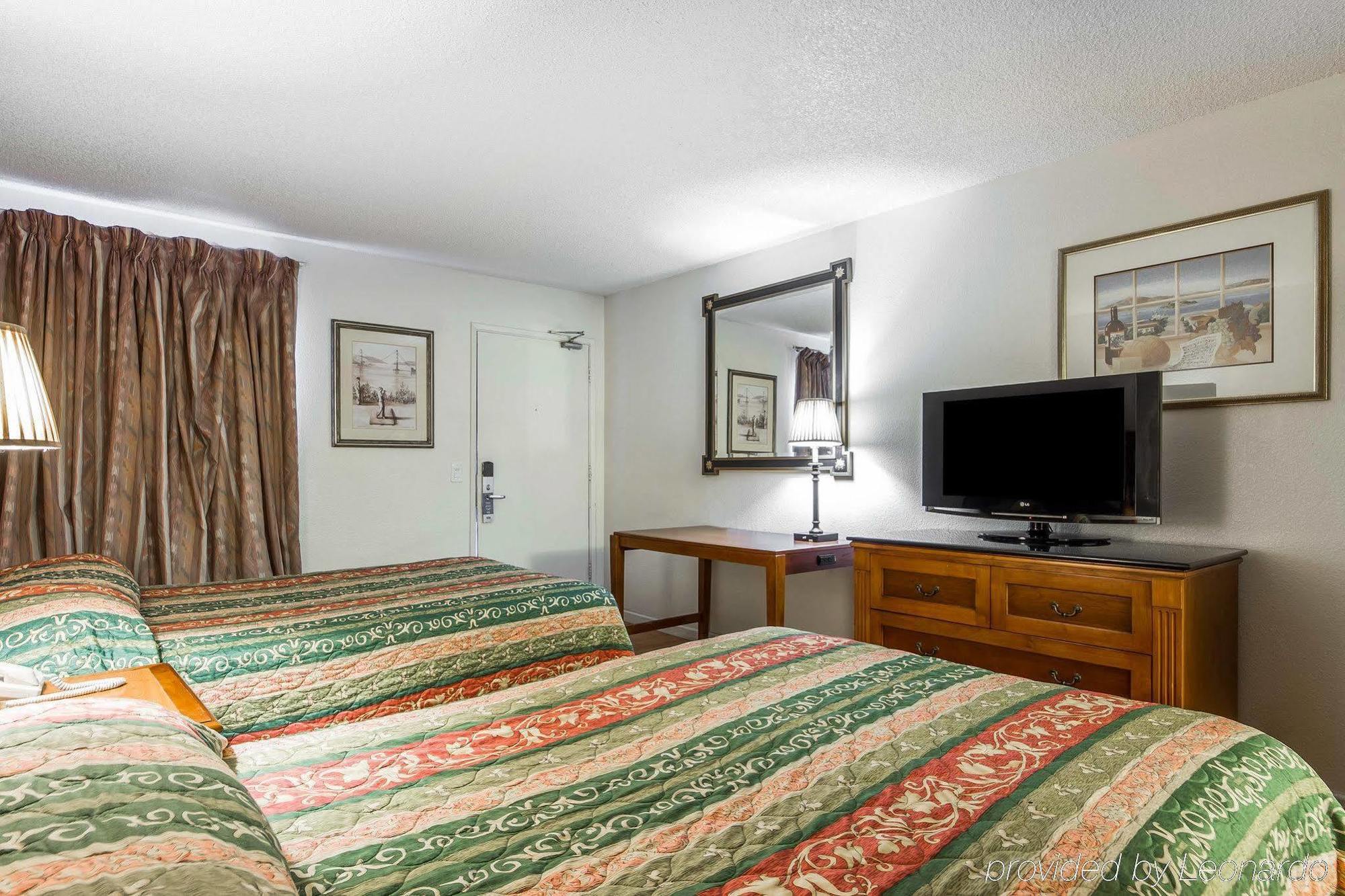 Rodeway Inn Vallejo Bagian luar foto