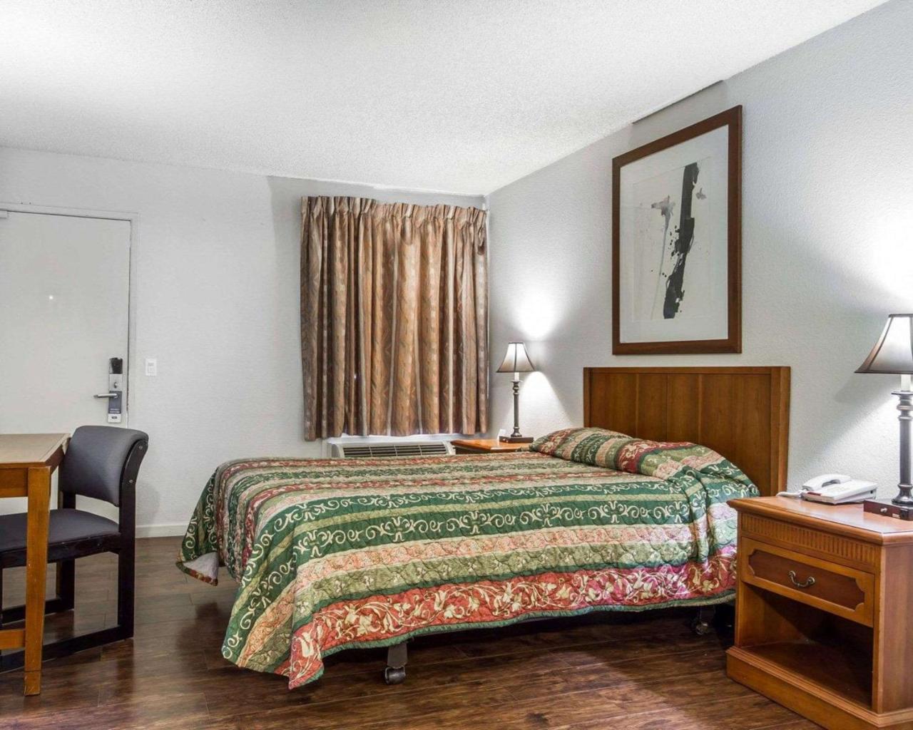Rodeway Inn Vallejo Bagian luar foto