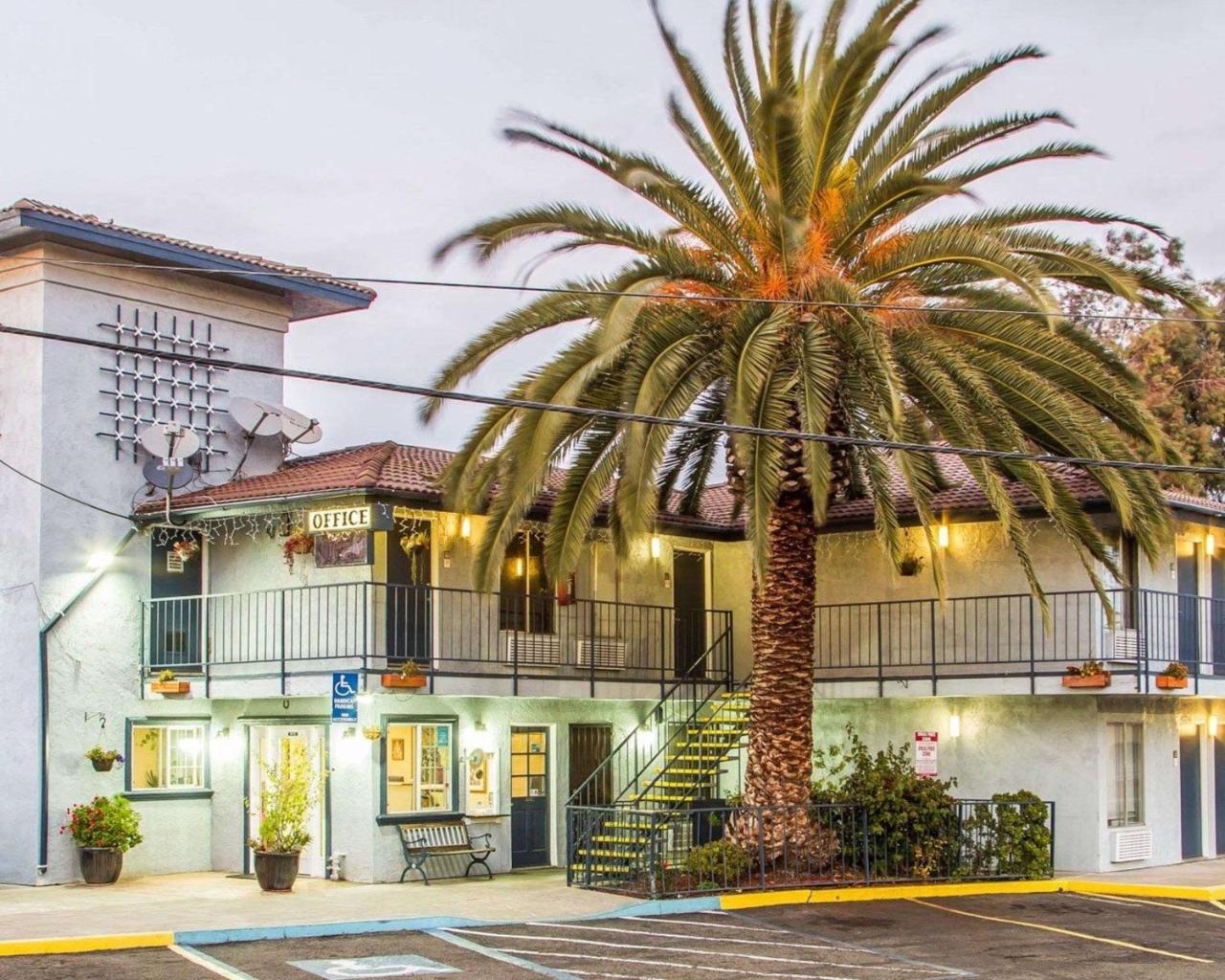 Rodeway Inn Vallejo Bagian luar foto