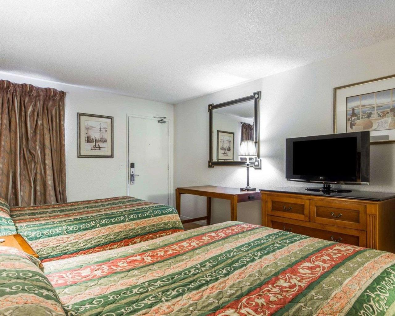 Rodeway Inn Vallejo Bagian luar foto