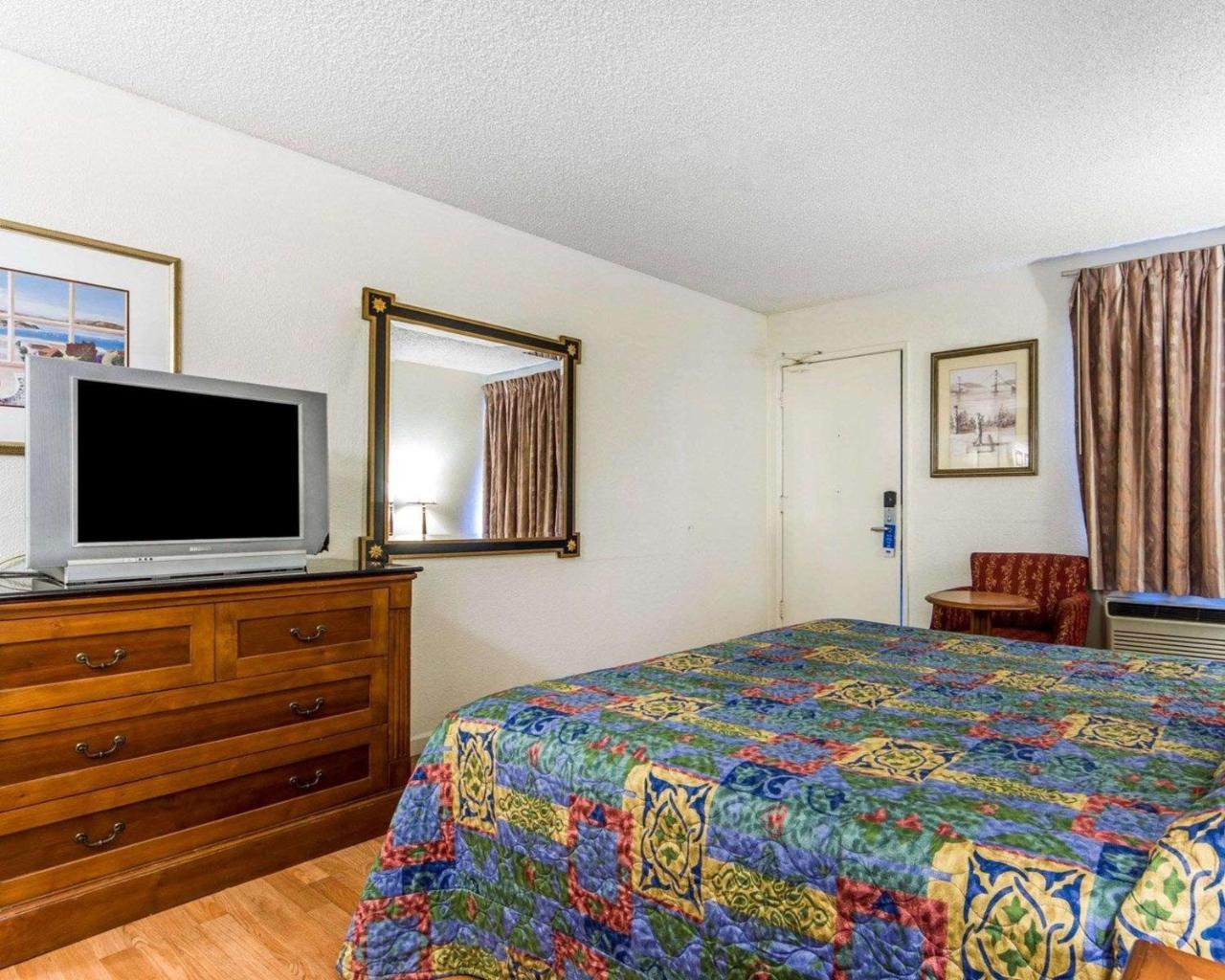 Rodeway Inn Vallejo Bagian luar foto